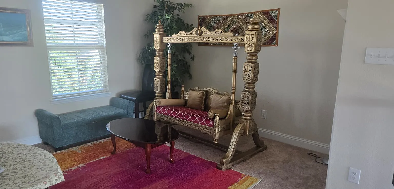 3 bed, 2.5 bath, 2356 sqft, $3,000 — Photo 2