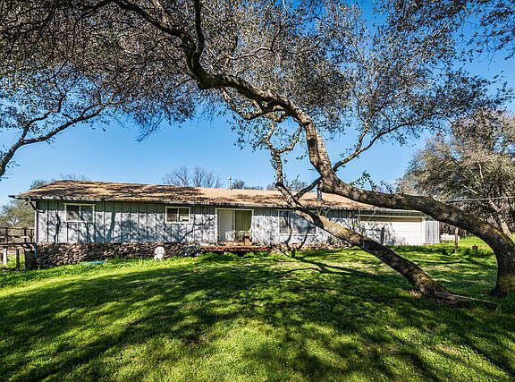 4th image of 701 Coyote Ln