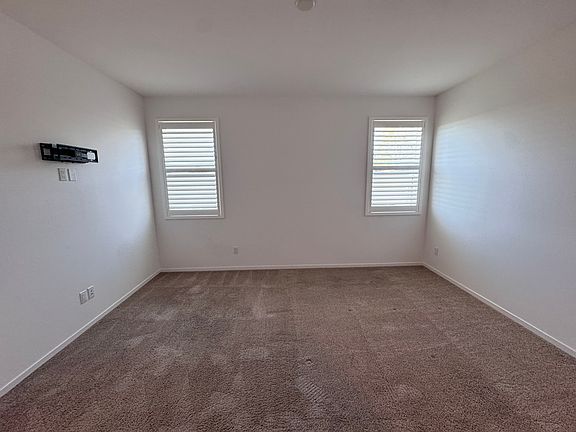 3rd image of 1038 Cooper Pl