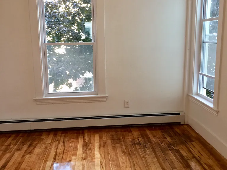 98 Walnut St #2 — Photo 8