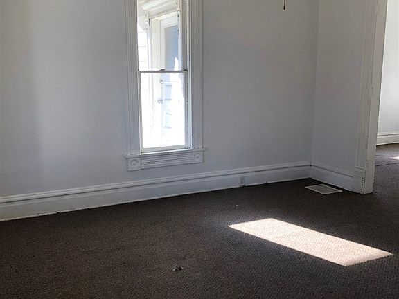 2nd image of 927 S 6th St