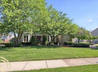 46638 Inverness Rd, Canton, MI 48188