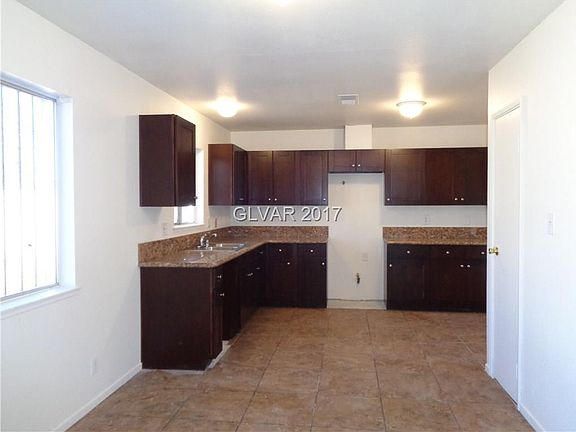 2nd image of 7216 Pinedale Ave