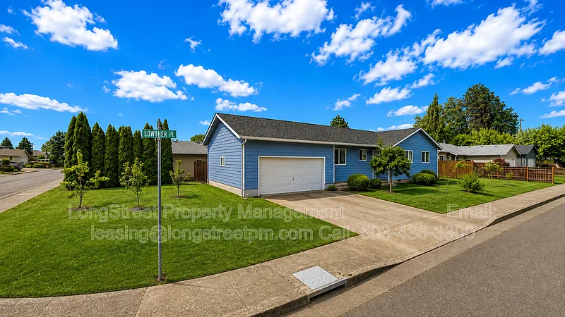 3 bed, 1.0 bath, 1064 sqft, $2,395 — Photo 3