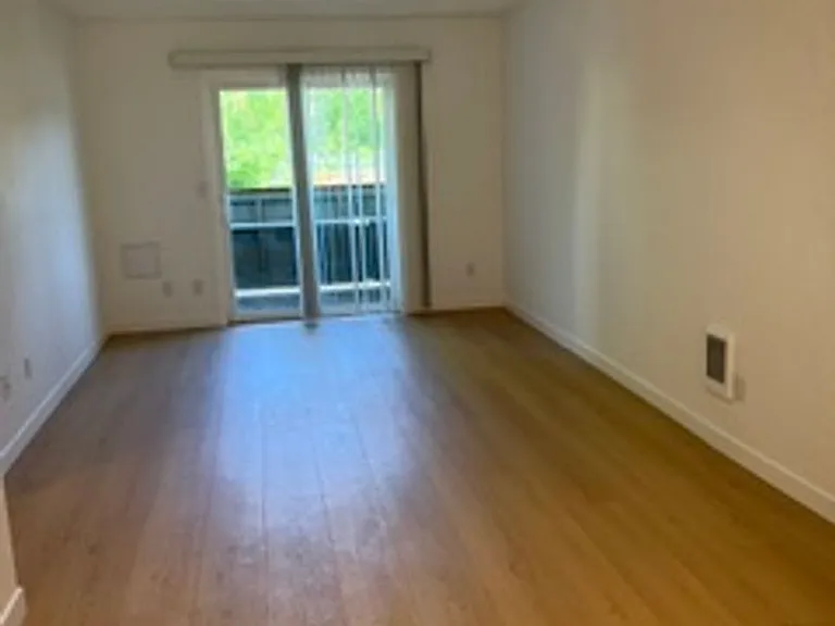Newly Remodeled Kennedy Park Apartments! — Photo 17