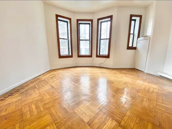 635 Flatbush Avenue image 1 of 12