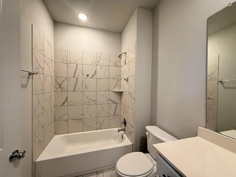 605 W South St #91 — Photo 14