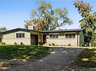 10805 Ridgecrest Dr, Saint Ann, MO 63074