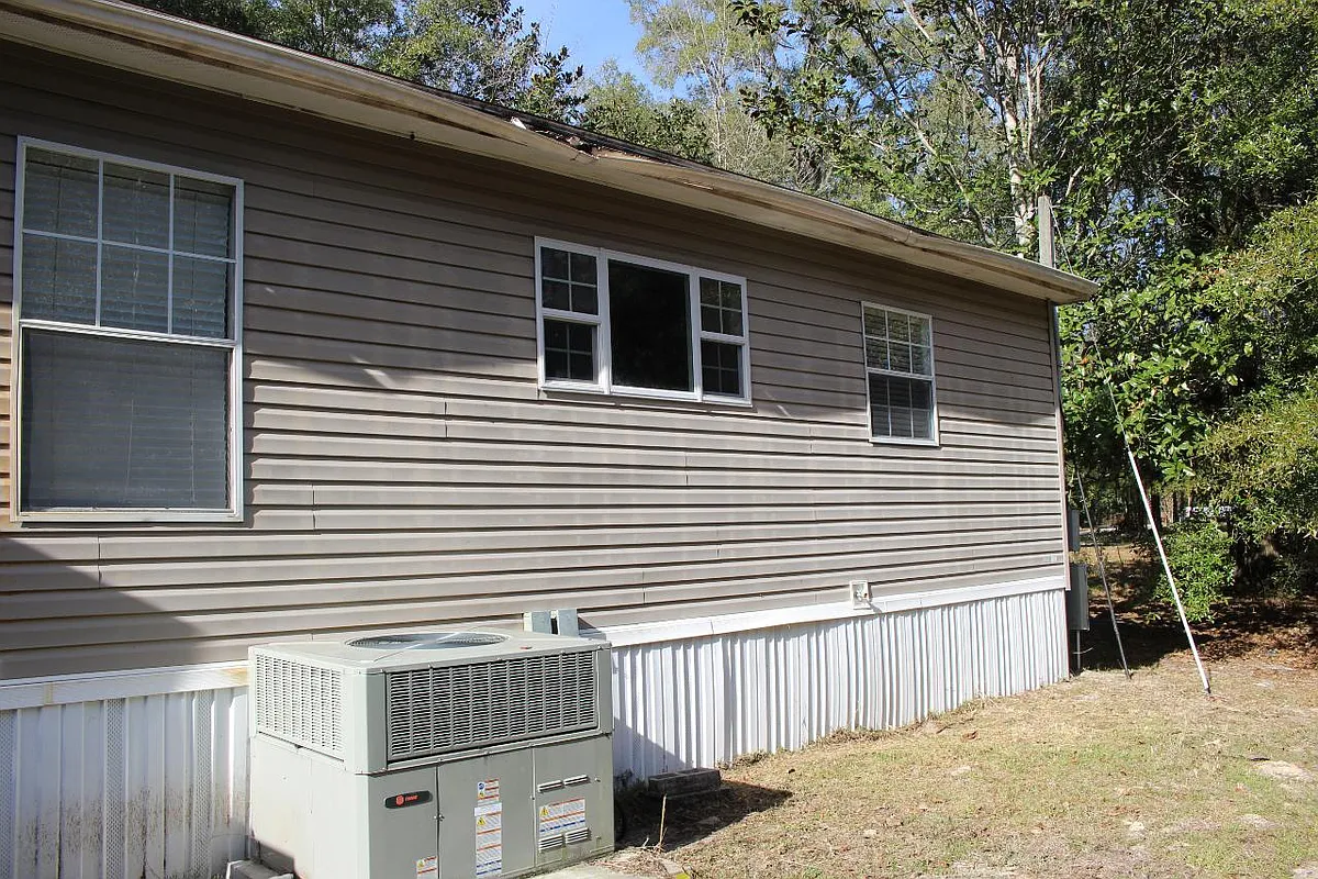 Building Photo - 219 SW Shellcracker Dr