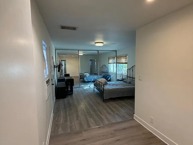 18029 Bullock St — Photo 10