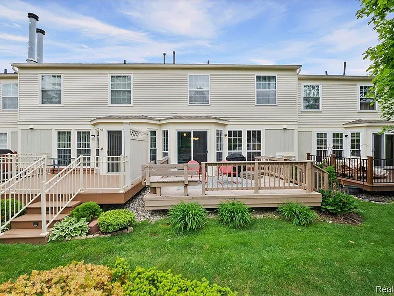 1652 Bennington Ct — Photo 27