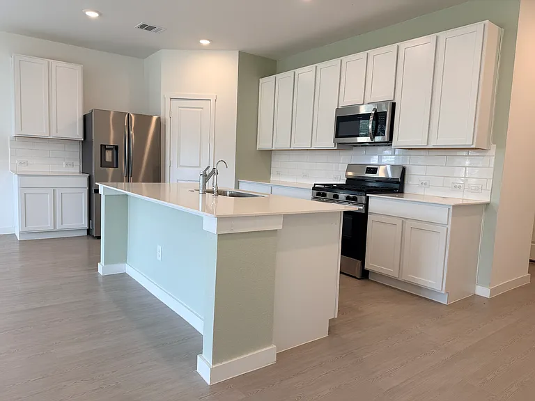 31979 Rustle Pkwy — Photo 17