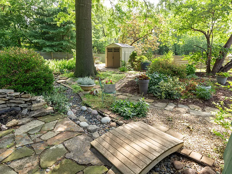 8721 Goodman St — Photo 22