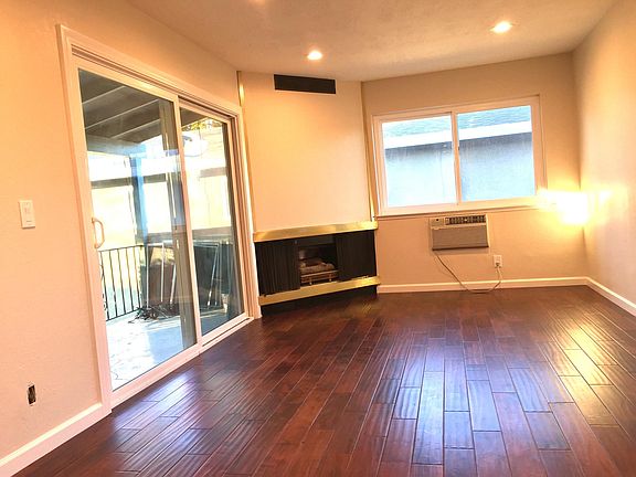4th image of 1584 Mendenhall Dr APT 4