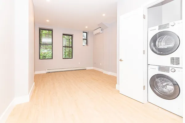 Rented by MySpaceNYC | media 2
