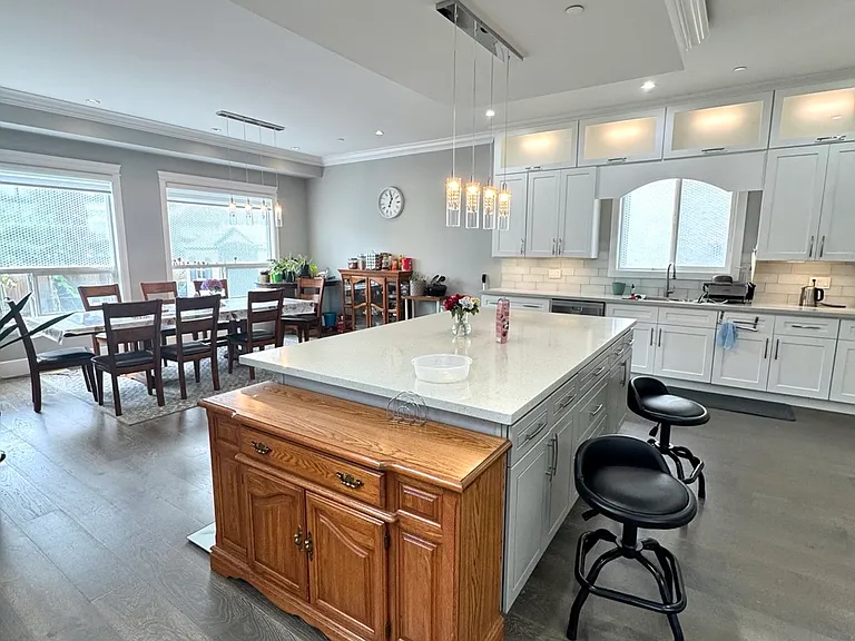 1732 Manning Ave — Photo 3