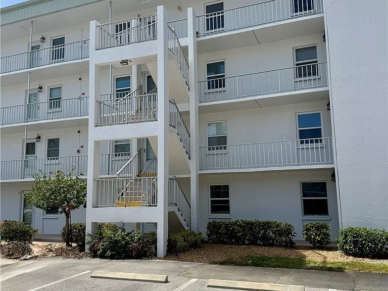 1580 Pine Valley Dr #404 — Photo 9