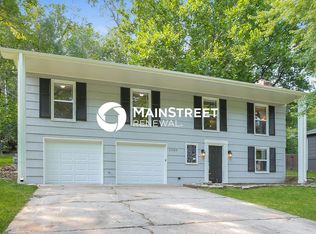 11323 Thompson St, Sugar Creek, MO 64054