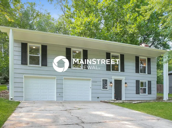 11323 Thompson St, Sugar Creek, MO 64054