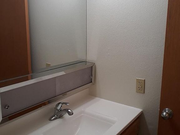 Bathroom sink