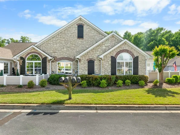 92 Fudora Cir, Simpsonville, SC 29681