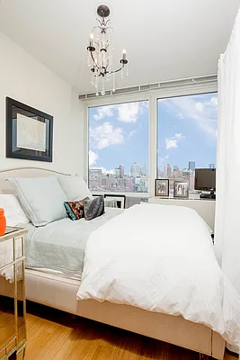 Rented by Related Sales | media 23