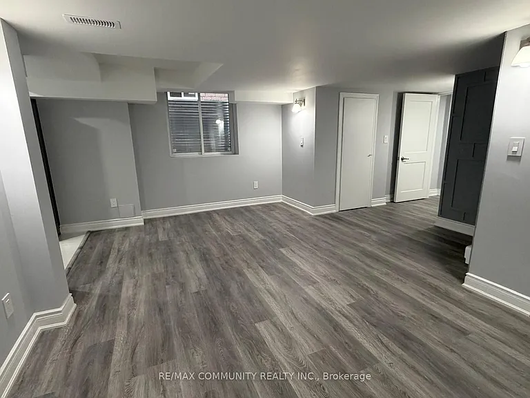 224 Fleetwood Dr #BASEMENT — Photo 12