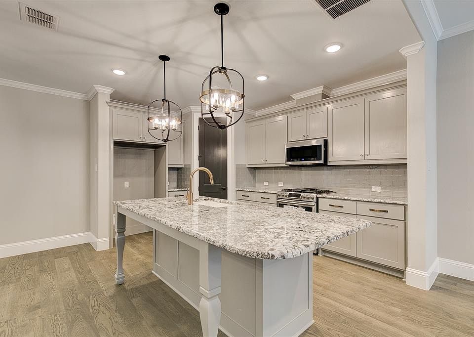 1st image of 300 Nursery Ln #102