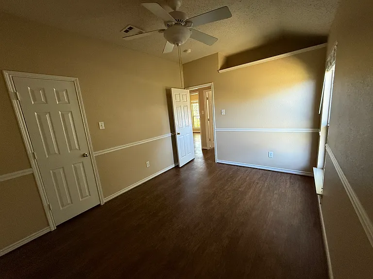 1460 Norfolk Ct — Photo 8
