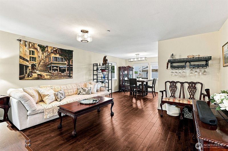 3rd image of 1825 Johnson Avenue