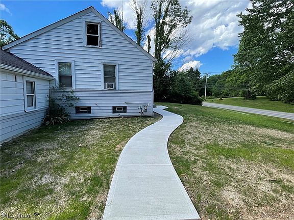 2nd image of 4890 Brainard Rd