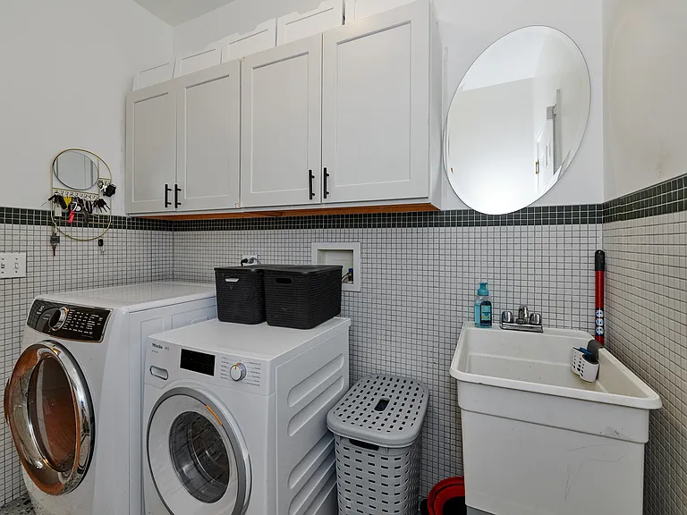26300 W Chatham Dr — Photo 41