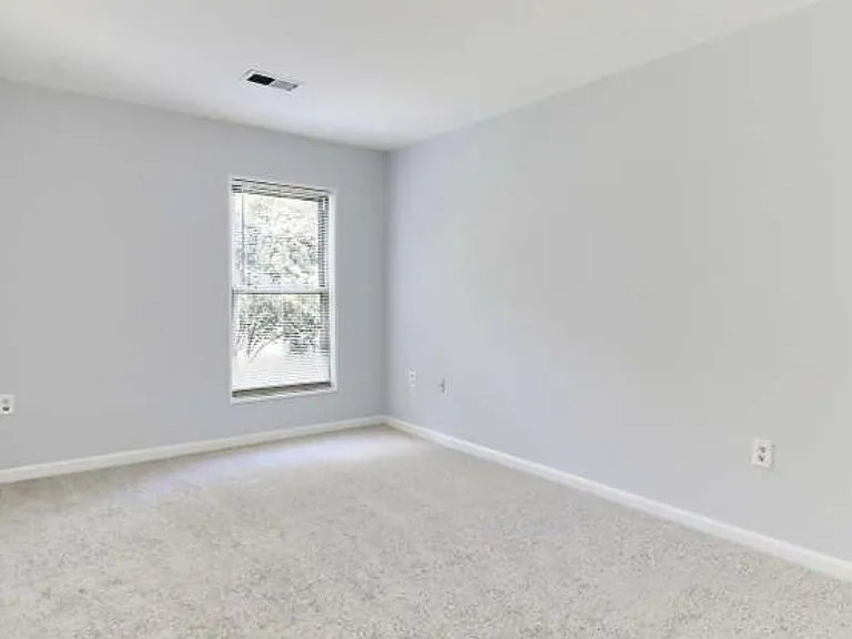 5205 Duke St #201 — Photo 5