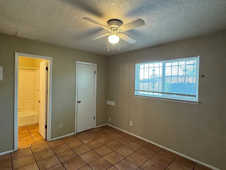 616 Alcazar St SE #3 — Photo 7