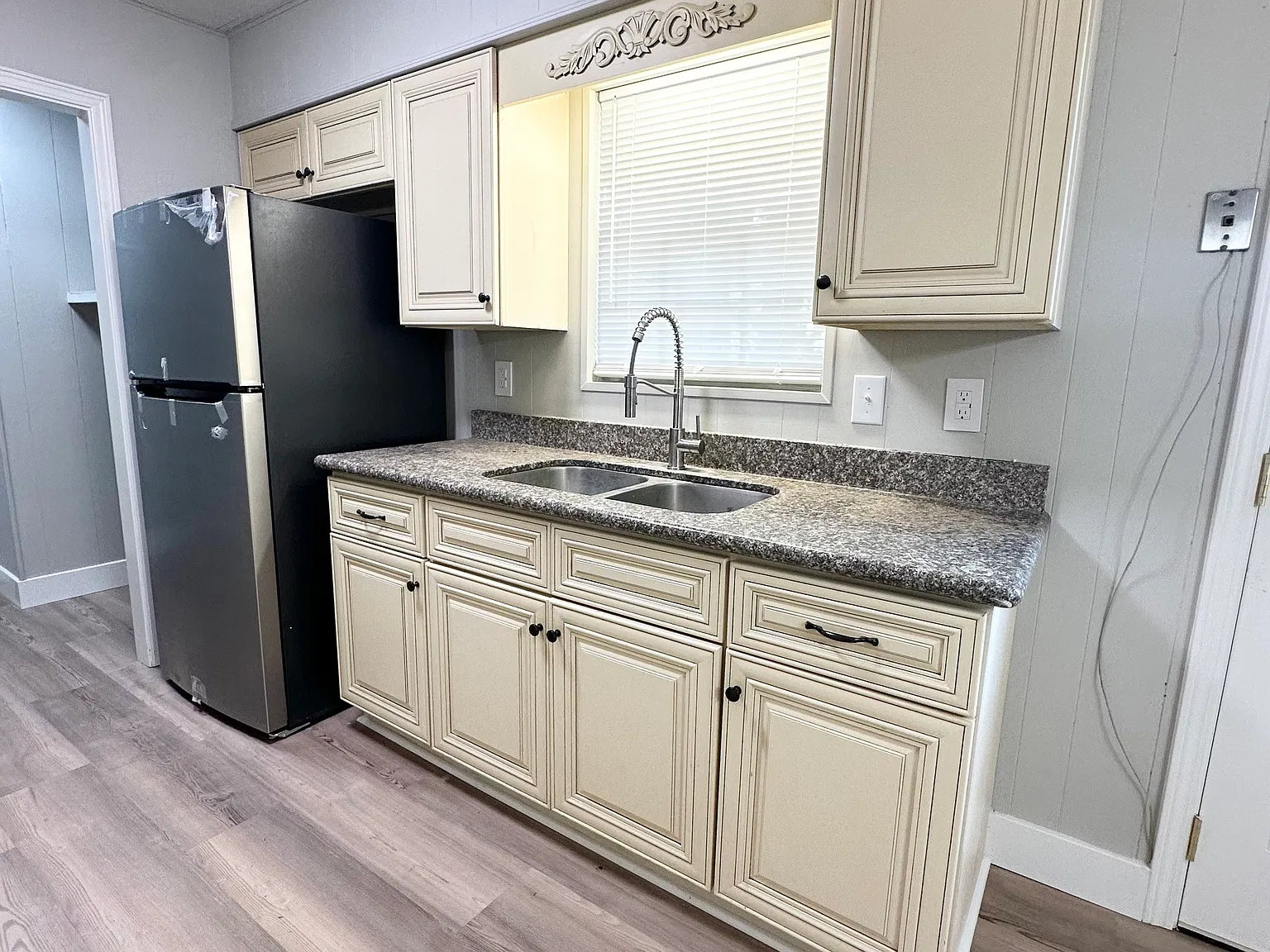 3 bed, 1307 sqft, $1,300 — Photo 2