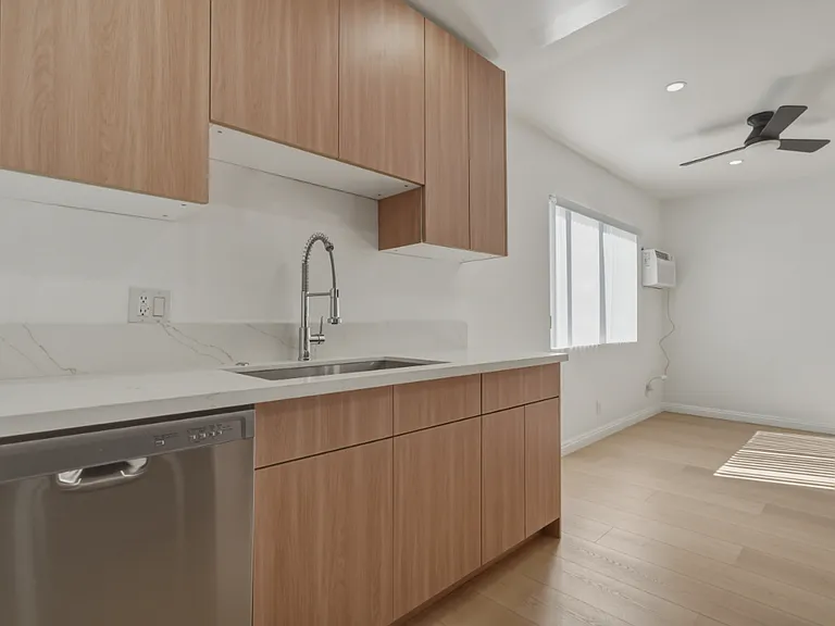 3869 Tilden Ave — Photo 28