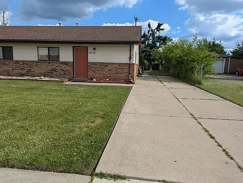 20732 Williamson St Photo 1