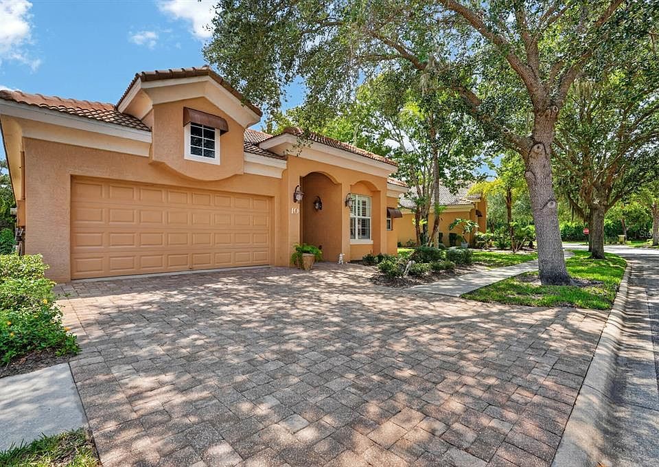1st image of 10 LAKESIDE WAY