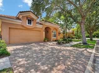 10 LAKESIDE WAY, PALM COAST, FL 32137