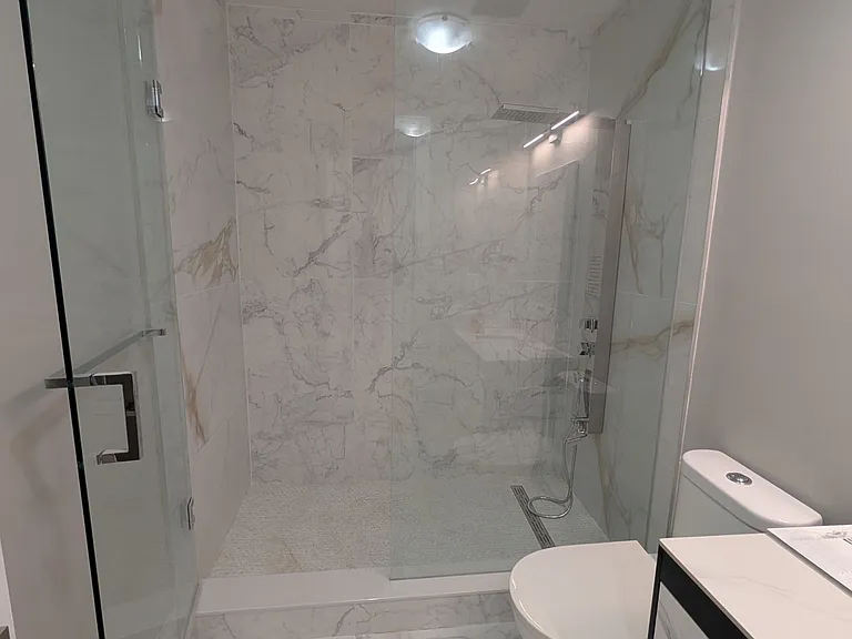 2099 Dufferin St #2 — Photo 7