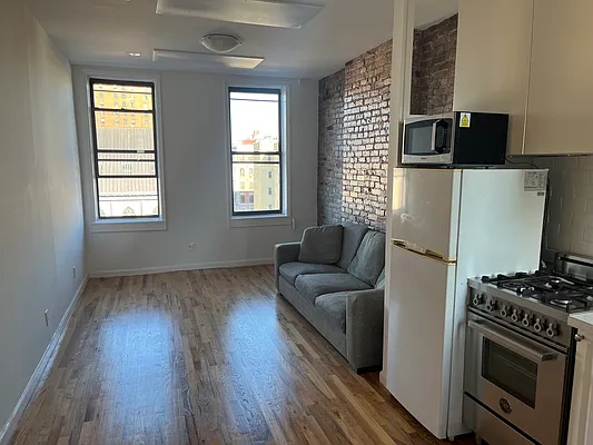 Rented by Anna Pastoressa, LREB | media 1