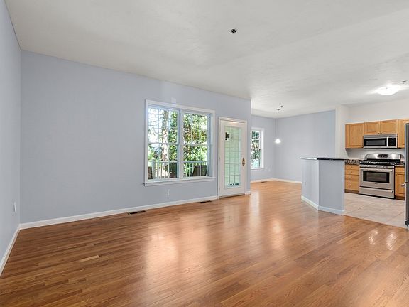 4th image of 36 Cambridge Rd APT 32