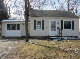 826 Rokeby Rd, Eastlake, OH 44095