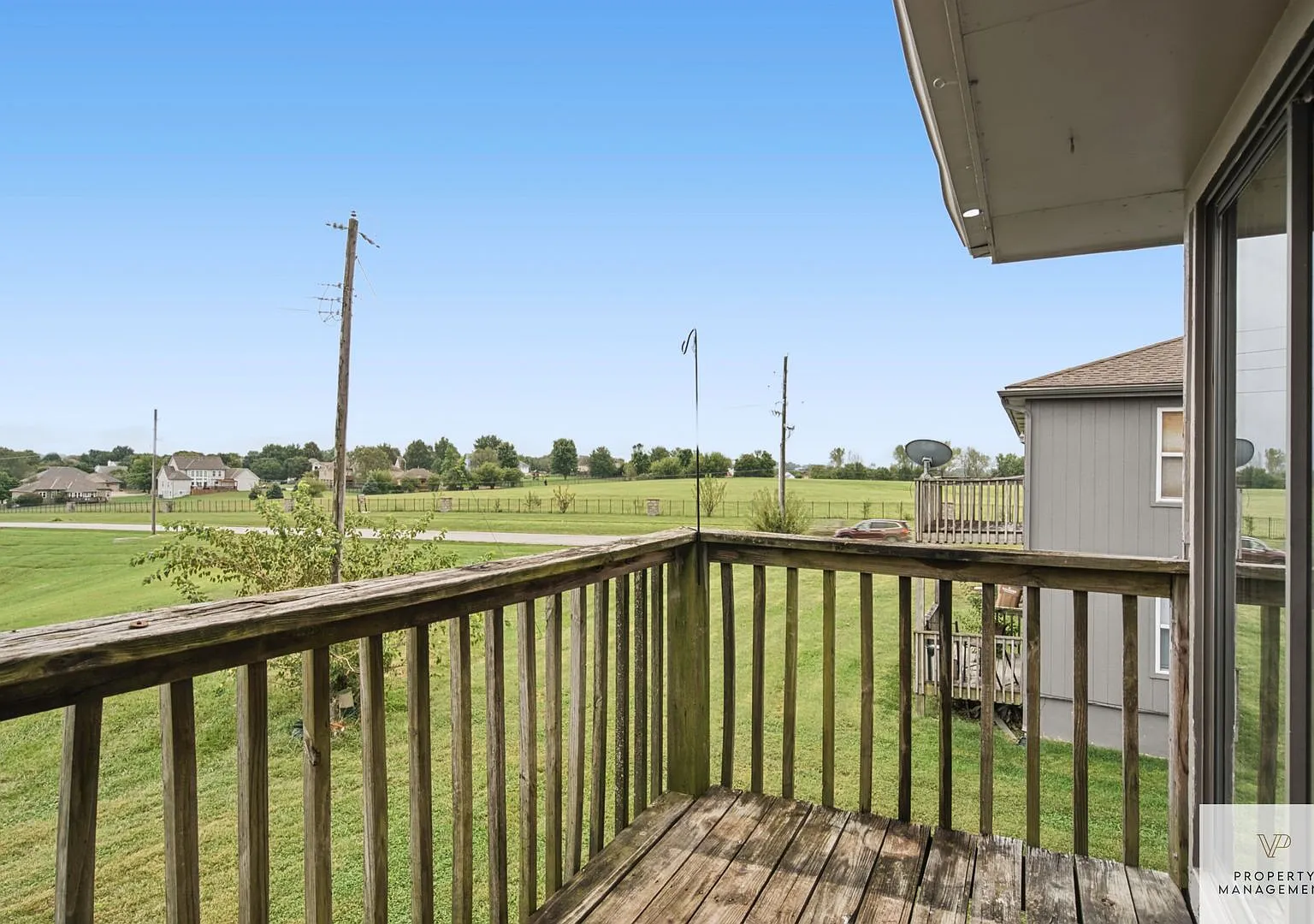 519 Sky Vue Dr — Photo 3