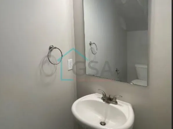 34 Moore St, Mauldin, SC 29662