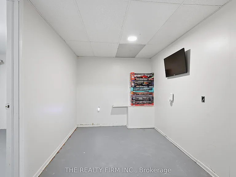 45 Amy Cres — Photo 28