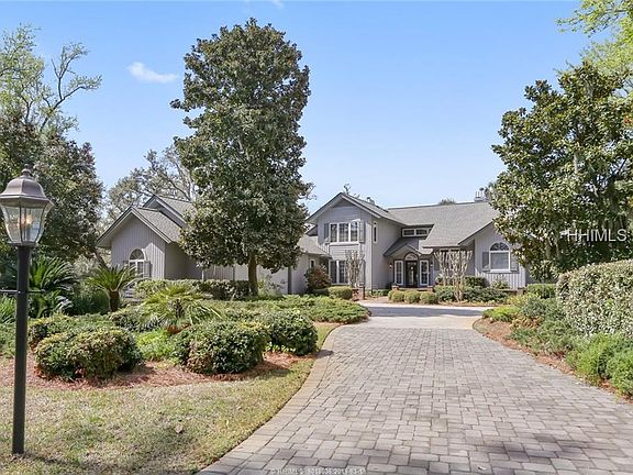 3rd image of 11 Barksdale Ct