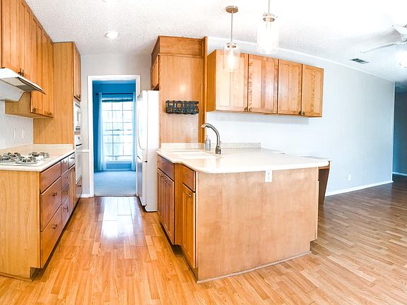 Kitchen and dining (old flooring)