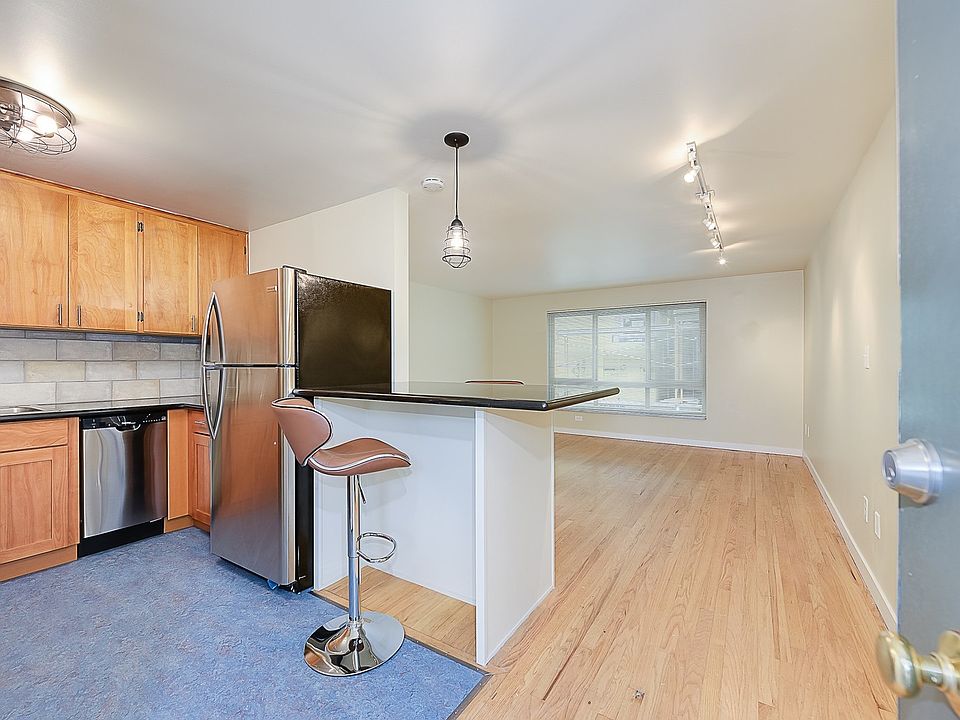 1st image of 5247 15th Ave NE APT 203