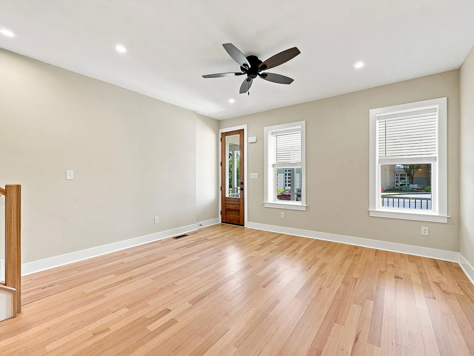 3 bed, 2.5 bath, 2140 sqft, $4,000 — Photo 4